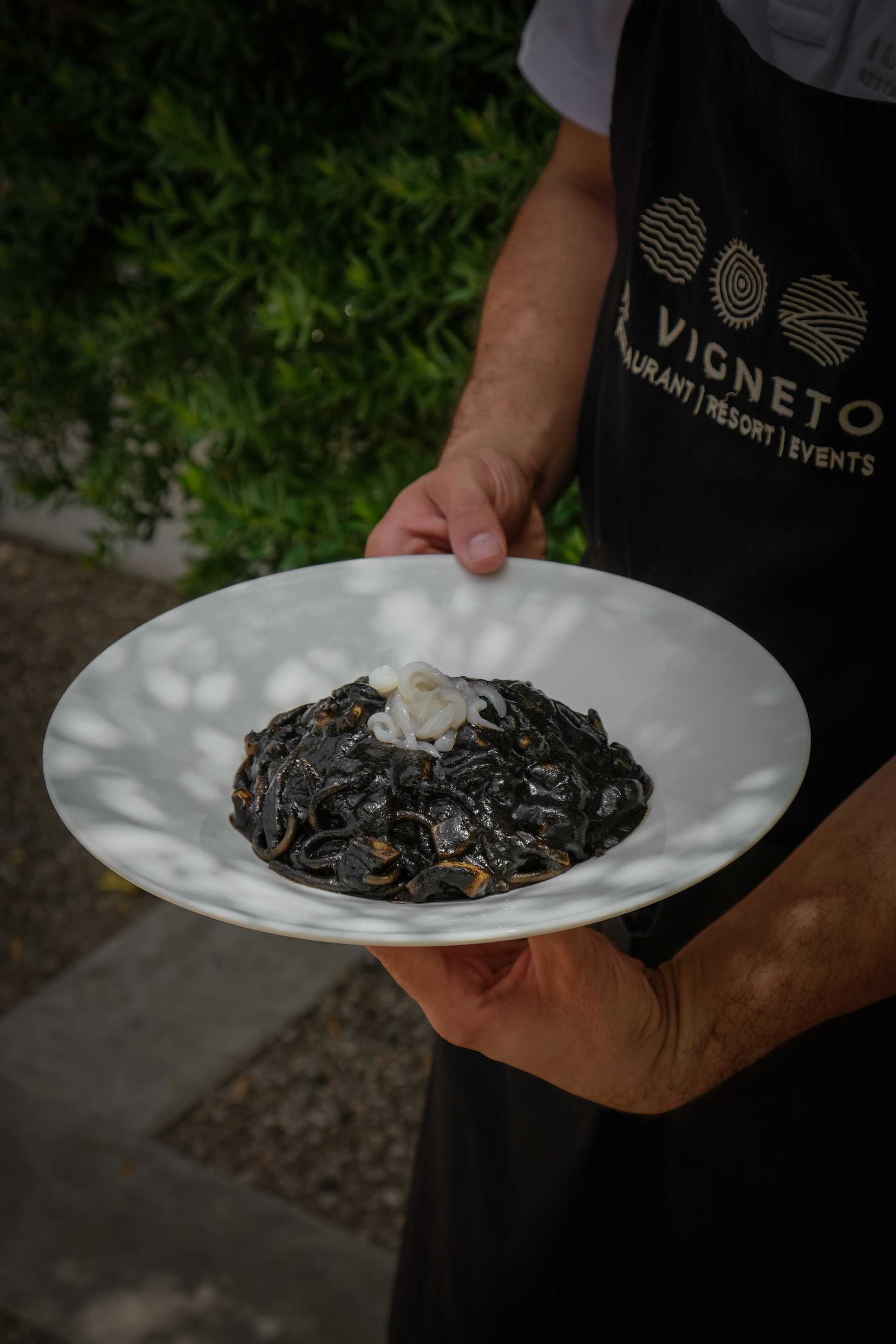 Pasta al Nero di Seppia, uno dei piatti più noti de Il Vigneto